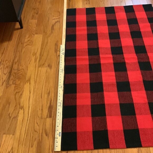Appx 3’ X 5’ Buffalo plaid (farmhouse style) red and black rug excellent quality - Picture 4 of 9